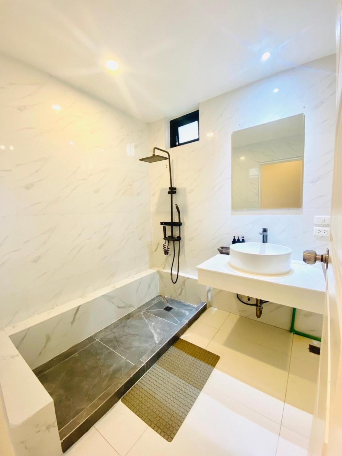 Patong Sunset Villa Phuket Экстерьер фото